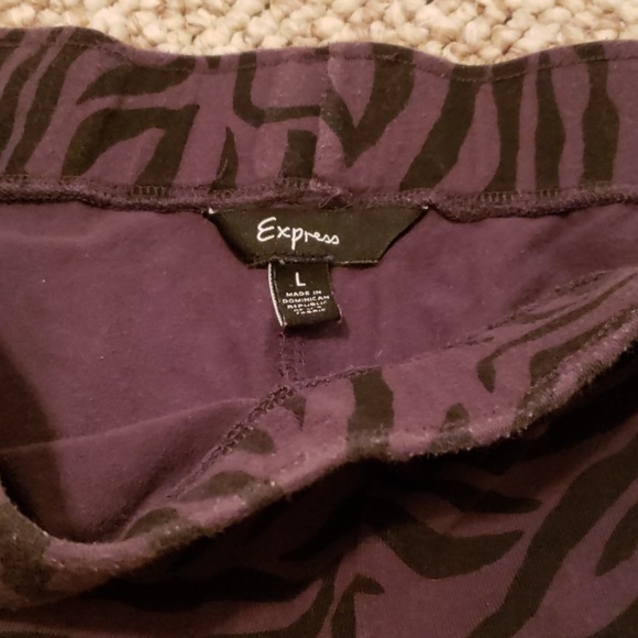 EXPRESS Leopard print leggings - Picture 2 of 3